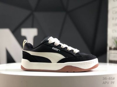 puma 彪马 男女运动板鞋，原楦原纸版开发版型，采用环保纤维革组合翻毛皮饰片鞋面材质，外置耐磨橡胶大底蕾哈娜同系面包鞋太好看了！彪马Puma Park Lif