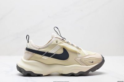 公司级M Nike Tc 7900 新款老爹鞋 注入非凡时尚气息 塑就高雅外观 耐穿合成材质搭配柔软丝绒 该鞋款保留了挚爱的加垫鞋口 柔软泡绵缓震配置 和抓附力
