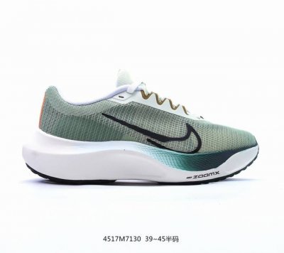 新货#Nk Zoom Fly 5超轻休闲缓震碳板跑步鞋 外围搭載轻量级sr02泡棉载体.中底zoomx泡棉. 鞋面采用轻盈网眼设计.鞋垫与原厂一致采用zoomx