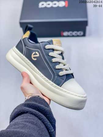 Ecco爱步男鞋 热门销售款式 城市休闲系列 气质百搭潮酷板鞋 精选牛皮面料 现代品质鞋面设计 纹理自然，细腻柔软 具有良好透气性 舒适保暖 侧前独有Logo设 - 点击图像关闭