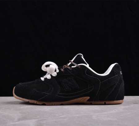 Miumiu X New Balance 530系列 意大利奢侈品牌 缪缪联名款低帮经典复古休闲运动慢跑鞋 #鞋款采用解构和轻盈的设计，彷旧的布料包覆着 New - 点击图像关闭