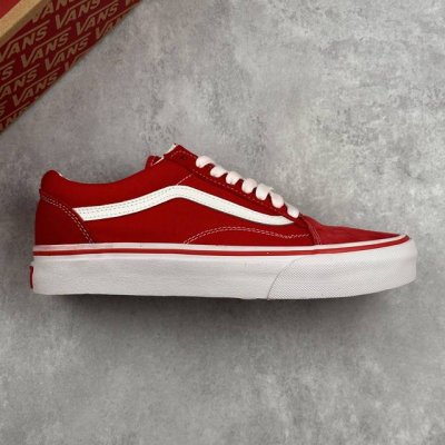 本地 核心私 万斯Vans Old Skool 防滑减震低帮板鞋男女同款 工艺：硫化1:1 重量1:1、真标、原钢印、材质标、鞋型标、合格标 货号：Vn000V