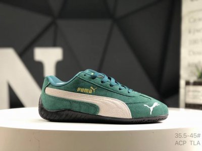 彪马 puma Speedoat Og 百搭单品彪马复古休闲鞋经典板鞋 搭配精心设计的配色组合 营造浓郁的复古氛围 鞋面打孔细节,提升穿着时的舒适度 皮革鞋面