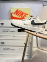 耐克 Nike Air Force 1 '07空军一号 百搭休闲运动板鞋 柔软 弹性十足的缓震性能和出色的中底设计 横跨复古与现代的外型结合 造就出风靡全球三十