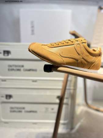 西班牙百年皮具奢华品牌 罗意威Loewe Ballet Runner Sneakers 芭蕾舞 系列阿甘复古风德训薄底百搭休闲运动鞋 尼龙和牛皮革运动鞋，不对称 - 点击图像关闭