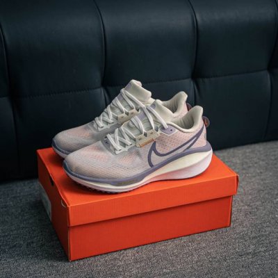核心私 Nike Air Zoom Vomero 17 登月17 夏季新款缓震休闲跑鞋 内置全新缓震Zoom气垫 官方夏季主推款式 货号：Fb850 05 尺码