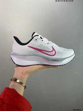 公司级Nike Quest 6极速6代 网面透气 时尚休闲跑步鞋 简约高科技设计采用多层材料，为双足带来凉爽感受和稳固体验时尚鞋面搭配中足包覆设计，提供稳固贴合 - 点击图像关闭