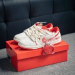 Nike Dunk 全套原楦原模倾力打造完美版型 独家原厂航空铝磨具打磨大底 鞋头坡度极致还原 无解鞋型 原盒原配 圈内天花板工艺 原厂冲刀 超高清洁度 全鞋零