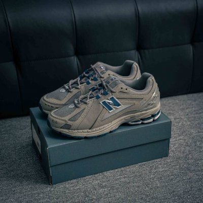 核心私 new Balance 1906系列 休闲鞋 #采用轻质牛剖革拼接透气网眼衬垫织物鞋面材质 T-Beam大底提供足步弓支撑 保持步态稳定 后跟搭载外露缓