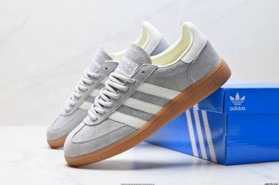 公司级Adidas Handball Spezial 官方正确版本 阿迪达斯经典款 复古休闲板鞋 全鞋采用反毛皮制作 牛筋耐磨大底 承载青春情怀的板鞋 经典三条