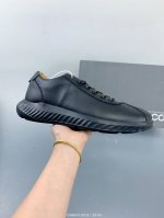 ecco 爱步 经典 爆款 休闲运动跑鞋 休闲鞋 经典和现代工艺品质融合 精选小牛皮面料 Pu一体成型大底 独特制鞋工艺 舒适百搭 Size：如图 编码：K39