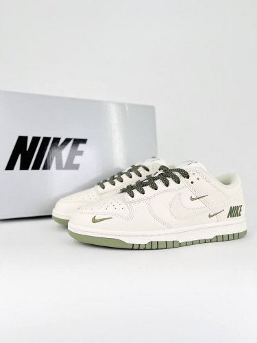 出厂价 主推 Nike Dunk Sb Low 定制配色 Dunk Sb顾名思义，具有经典的dunk血缘，又注入了更多的时尚元素。相较于普通的dunk滑板鞋，改