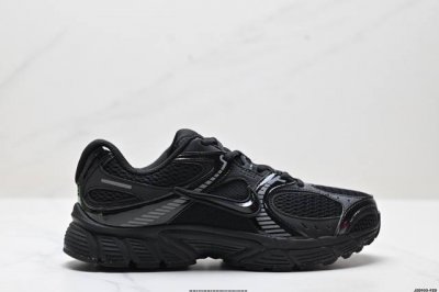 公司级Nike V5 Rnr 耐克 舒适百搭防滑耐磨 低帮休闲鞋 鞋面是大网孔设计 透气性超强 夏天穿完全不会闷脚 特别适合现在这种天气 中底是泡棉材质 脚感特