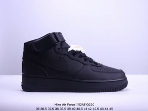 头层特价！！耐克 Nike Air Force 1 '07 Low 空军一号全黑高帮，柔软、弹性十足的缓震性能和出色的中底设计，横跨复古与现代的外型结合，造就出