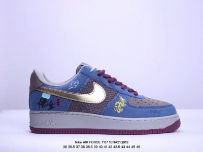 公司级耐克nike Air Force 7 空军一号低帮百搭休闲运动板鞋。柔软、弹性十足的缓震性能和出色的中底设计，横跨复古与现代的外型结合，造就出风靡全球三十