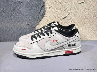 耐克 联名 Nike Dunk Low Lthr Ow 解构绑带滑板鞋 Sb系列经典复古运动鞋。双鞋带系统延续了今年的代表性风格，搭配亮色鞋带，保持了 Dunk