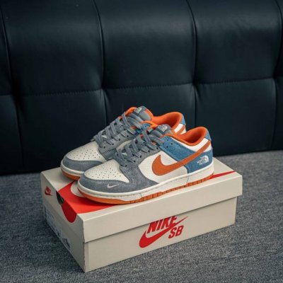 核心私 Nike Dunk 全套原楦原模倾力打造完美版型 独家原厂航空铝磨具打磨大底 鞋头坡度极致还原 无解鞋型 原盒原配 圈内天花板工艺 原厂冲刀 超高清洁度