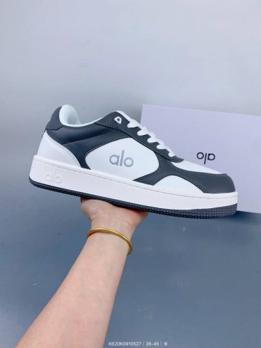 alo Yoga Recovery Mode 人气单品 舒适简约防滑耐磨低帮休闲板鞋 Alo Yoga于2007年创立于洛杉矶 意在传播有意识的运动 同时激发人