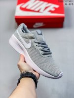 伦敦三代Nike 耐克男女Roshe G Next Nature舒适低帮运动鞋Dv1202-002 尺码：见图 编码：04Xy379A11