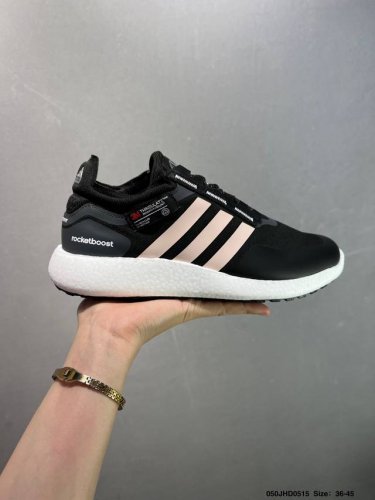 adidas Rocket Boost 舒适 织物皮革防滑耐磨轻便 低帮 休闲跑步鞋 Id：050Jhd0515
