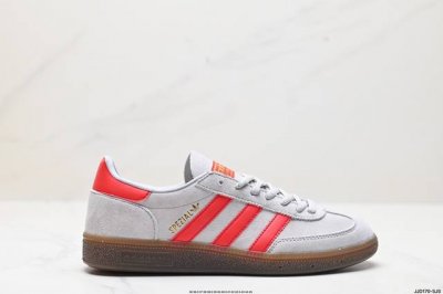 公司级adidas Handball Spezial 阿迪达斯经典款 复古休闲板鞋 全鞋采用反毛皮制作 牛筋耐磨大底 承载青春情怀的板鞋 经典三条杠装饰鞋侧 品