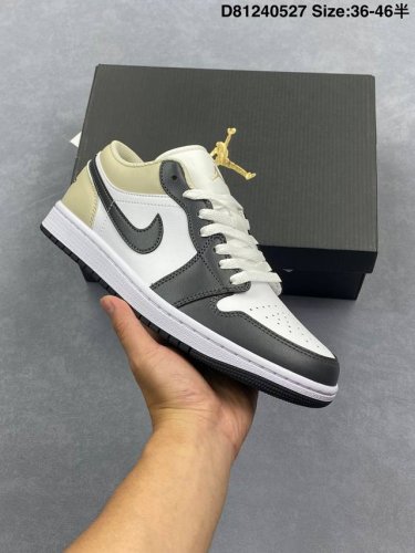air Jordan 1 Low 低帮 黑白黄 Aj1 乔丹1代 Aj1 乔1 低邦 黑白黄 乔丹篮球鞋系列 鞋身整体采用白色皮革打造 搭配黑色框架覆盖层 鞋身