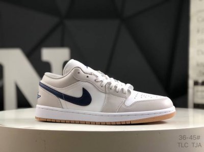 真标带半码 耐克 乔丹 Air Jordan 1 Low Aj1低帮系列篮球鞋 官方同步配色 原装级产物 #拒绝公底 立体鞋型 细节完美 高清洁度 货号 553