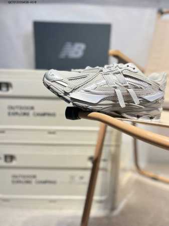 New Balance 1906系列复古老爹风休闲鞋 #采用轻质牛剖革拼接透气网眼衬垫织物鞋面材质 T-Beam大底提供足步弓支撑，保持步态稳定 后跟搭载外露缓 - 点击图像关闭