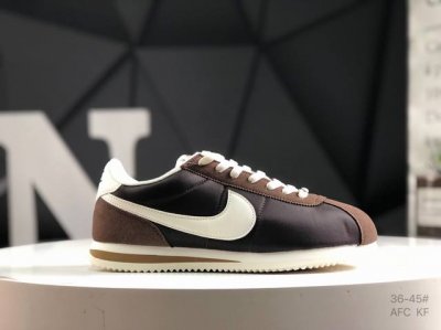 耐克 Nike Classic Cortez Se 经典 阿甘 经典版型 原装渠道订单 实体充正操作 天猫订单本实体可操作原价款 官方货号：Dz2795 200