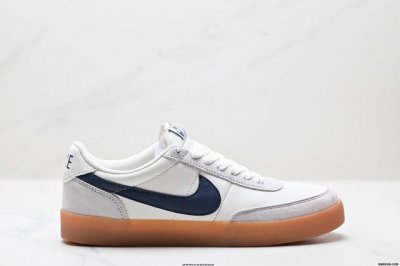 耐克Nike Court Vision Low 低帮百搭透气休闲运动板鞋，经典耐用的设计，兼顾舒适脚感和出众风范，演绎匠心之作。结构性的支撑贴合感结合复古篮球设