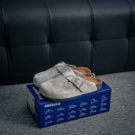 核心私 birkenstock Arizona 系列勃肯皮革皮面双扣时尚凉拖鞋 牛绒面革质地柔软 搭配可调节鞋扣提升穿着舒适度 人体工学设计分散脚部压力 保护脚