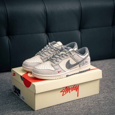 核心私 Nike Dunk 全套原楦原模倾力打造完美版型 独家原厂航空铝磨具打磨大底 鞋头坡度极致还原 无解鞋型 原盒原配 圈内天花板工艺 原厂冲刀 超高清洁度