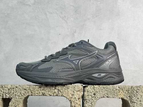 放店私 Mizuno 美津浓 Sportstyle Speed 复古时尚休闲舒适减震运动跑步鞋 美津浓Wave机械缓震 可以说是机械缓震跑鞋科技的翘楚 有着非凡