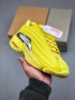 Nocta X Nike Hot Step2 Air Terra 联名款减震耐磨机能篮球鞋 Dz7293 700鞋面造型有很强的线条感 电镀元素贯穿鞋身 以其鲜
