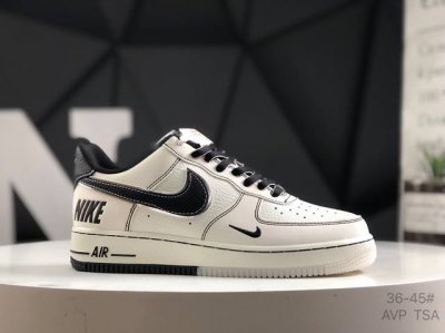 头层带半码耐克 Nike Air Force 1 07 空军一号低帮百搭休闲运动板鞋 柔软 弹性十足的缓震性能和出色的中底设计 横跨复古与现代的外型结合 造就出
