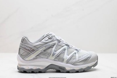 公司级Salomon Xt-Quest Adv Beige “ 萨洛蒙 探索者系列户外越野跑鞋 417590 32 鞋面采用Sensifit贴合技术 全方位贴合