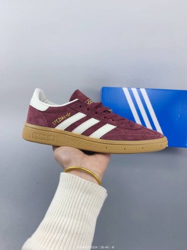 ：160 阿迪达斯 Adidas Bali休闲情侣翻毛皮运动板鞋 德训鞋 Adidas Bali 以海洋蓝回归 与更熟悉的阿迪达斯运动鞋（如阿迪达斯 Samba