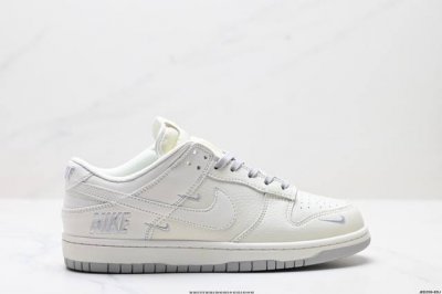 公司级耐克Nike Dunk Low 扣篮系列 复古低帮休闲运动滑板板鞋 采用脚感柔软舒适Zoomair气垫 有效吸收滑板等极限运动在落地时带来的冲击力 为街头