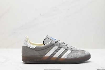 公司级阿迪达斯adidas Originals Gazelle Indoor 三叶草复古防滑耐磨低帮板鞋 鞋款采用柔软的绒面革和耐用的皮革衬里融合在橡胶外底上！