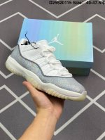 公司级升级原楦原纸版数据开发版型，采用漆皮镀膜牛培革组合耐磨防刮牛津布鞋面材质，搭载原厂碳纤维缓震中板，还原Zp细节，原厂流水成型工艺，厂级拉帮注胶效果人气配色