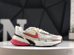 160 耐克Nike V2K Run新款百搭休闲跑步鞋 复古风潮 网面透气 紧致的鞋面材质提供良好的包裹性 鞋侧 Swoosh以及鞋头部分搭配增添不少亮点的镀铬