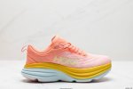 公司级小红书推荐Hoka W Bondi 8全新配色 这个品牌来自于新西兰的毛利语，Hoka表示大地，One One表示飞越，连起来就是飞越地平线，One On