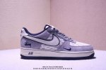 海外限量发售！公司级Nike Air Force 7 Low “斯图西联名--灰白英文蓝底”空军一号 低帮 运动鞋 休闲鞋 折边针车 工艺难度大 原楦头原纸板
