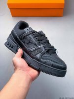 路易威登 Louis Vuitton Lv路易威登板鞋 乘风破浪的姐姐争先种草款,舒适透明底和百搭性霸屏整个时尚娱乐圈 正品1:1套楦复刻 细节调整完美主义 鞋