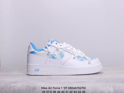 耐克 Nike Air Force 1 '07 空军一号 Af1 解构绑带 双鞋带 男女子运动鞋复古篮球鞋。巧妙结合复古美学和新潮魅力，旨在致敬 40 年来风靡