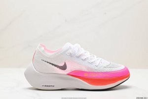 公司级nk Zoomx Vaporfly Next% 2 最强跑鞋这款新一代最强跑鞋在鞋面和鞋底都进行了全方位升级鞋面使用了全新 Vaporweave 科技这种