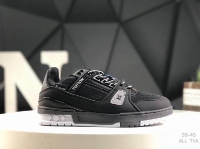 公司级路易威登 Louis Vuitton Lv路易威登板鞋 乘风破浪的姐姐争先种草款,舒适透明底和百搭性霸屏整个时尚娱乐圈，正品1:1套楦复刻，细节调整完美主