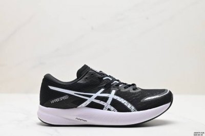 公司级asics 亚瑟士magic Speed 3稳定跑鞋鞋面采用双层提花网面设计，提高包裹性和透气性，后跟搭载稳定系统科技t-Gel提升整体支撑力和结构感，减