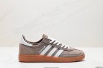 公司级adidas Handball Spezial 官方正确版本 阿迪达斯经典款 复古休闲板鞋 全鞋采用反毛皮制作 牛筋耐磨大底 承载青春情怀的板鞋 经典三条
