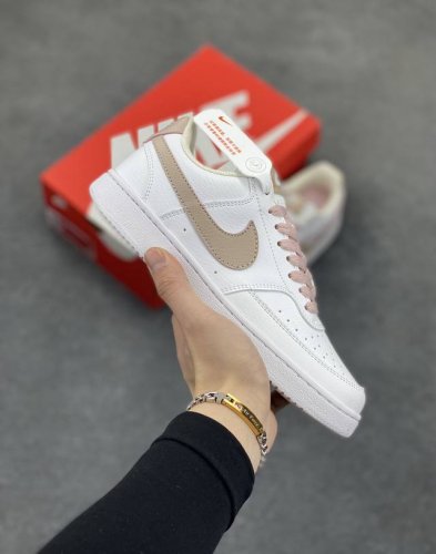 超级福利 核心特价 长期补货 Nike Court Borough 低帮百搭透气休闲运动板鞋男女鞋 经典耐用的设计，兼顾舒适脚感和出众风范，演绎匠心之作。结构性